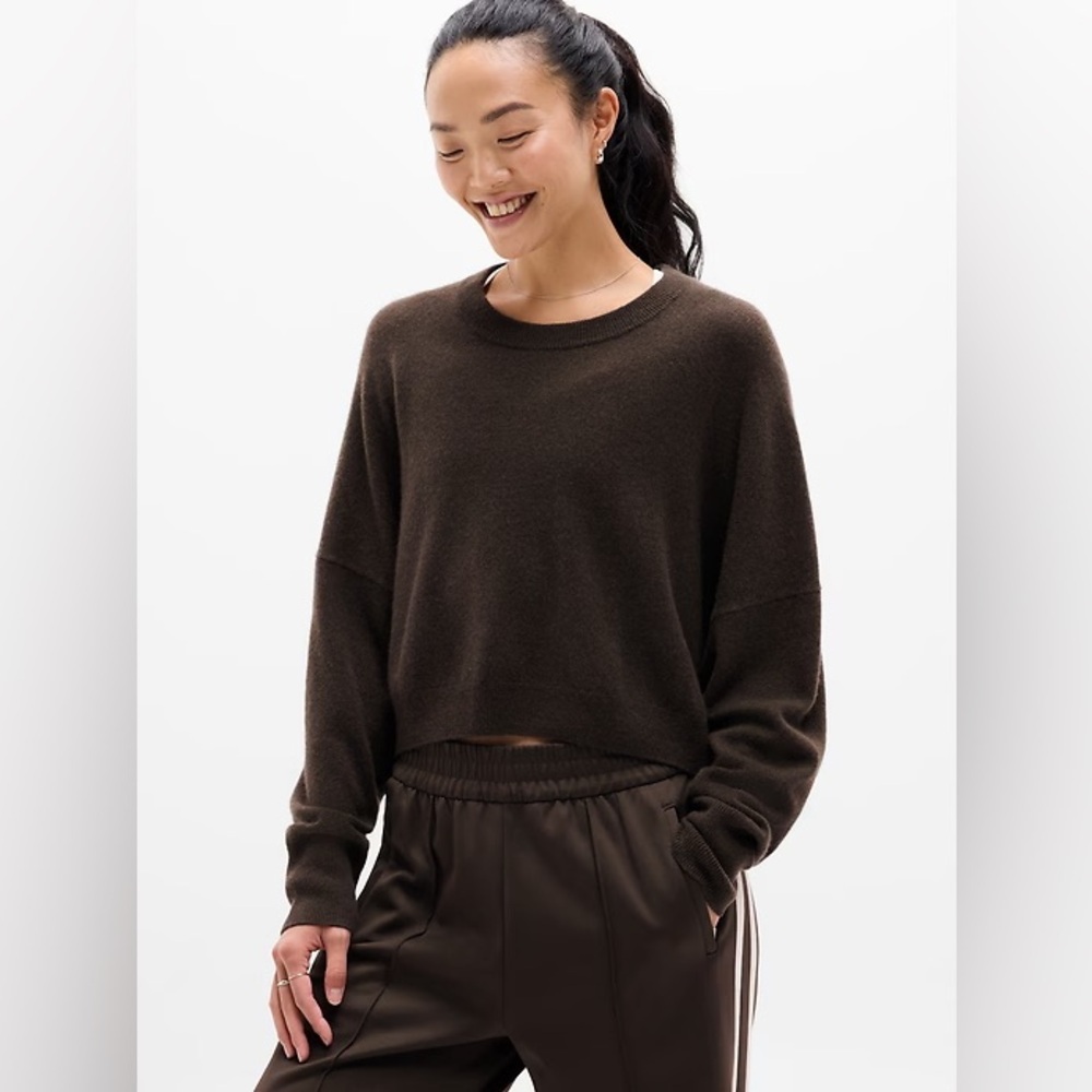 Athleta Luxe Wool Cashmere Crew Sweater Size M truffle